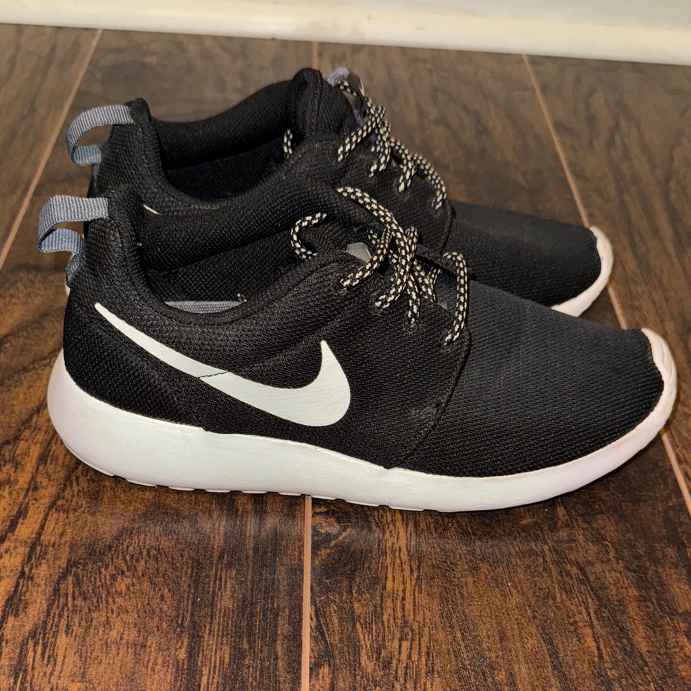 Nike Women’s Nike Roshe Black and White Sneakers